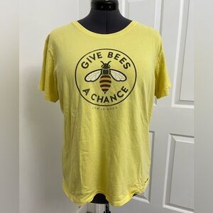 Life Is Good Men's Sunny Yellow Bee Graphic Tee